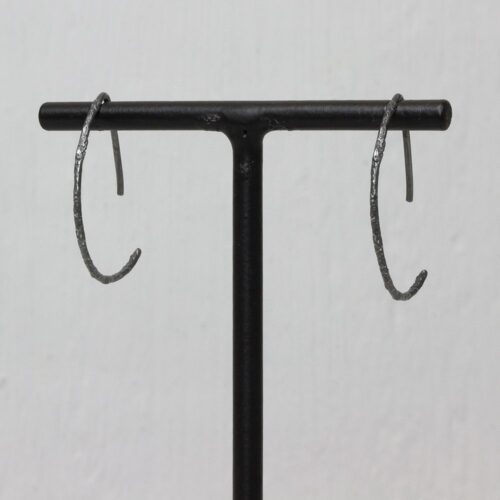 Oorhaak less is more zilver oxy